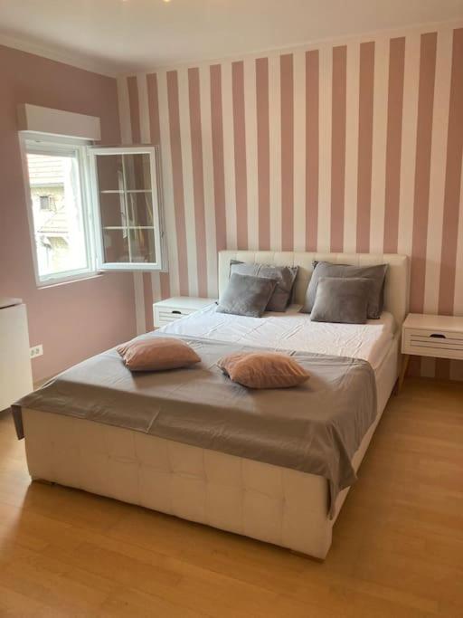 Apartment Bonjour, 5Th Floor, No Elevator Загреб Екстериор снимка