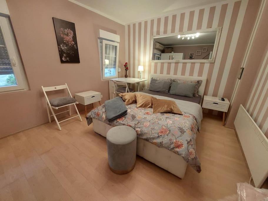 Apartment Bonjour, 5Th Floor, No Elevator Загреб Екстериор снимка