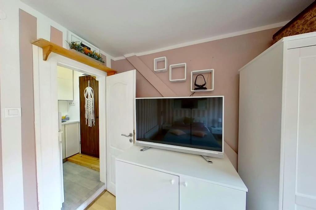 Apartment Bonjour, 5Th Floor, No Elevator Загреб Екстериор снимка