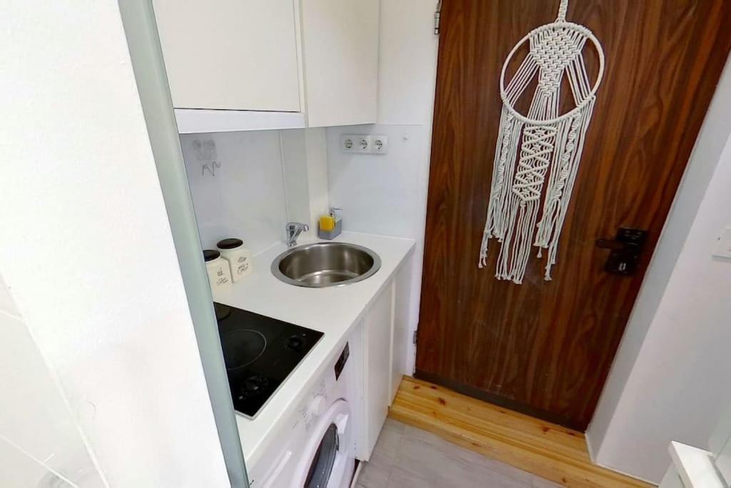 Apartment Bonjour, 5Th Floor, No Elevator Загреб Екстериор снимка
