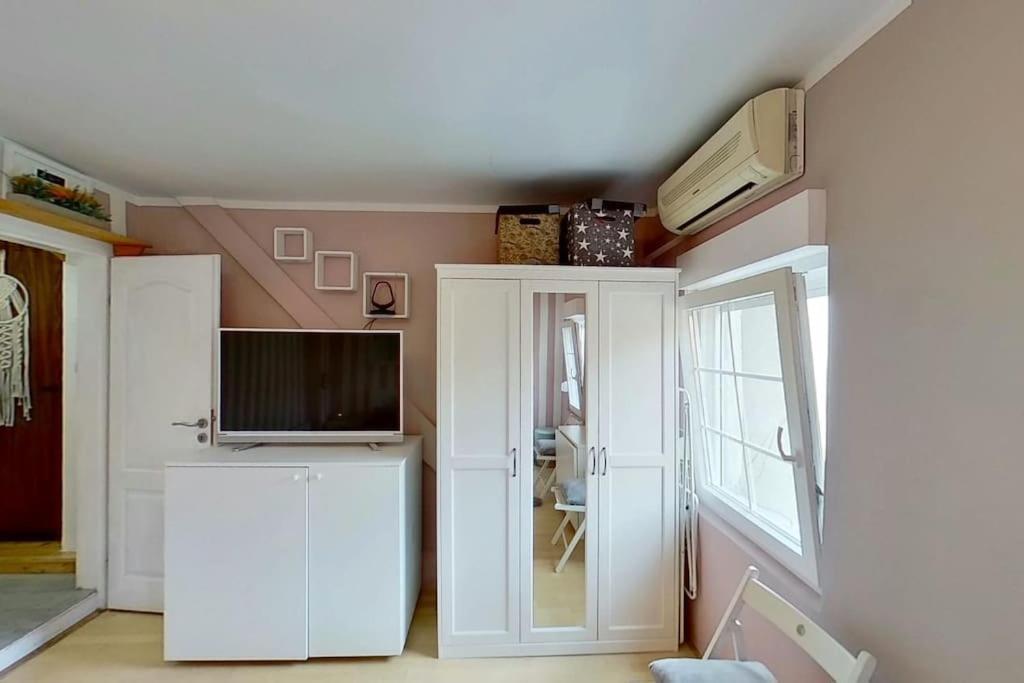 Apartment Bonjour, 5Th Floor, No Elevator Загреб Екстериор снимка