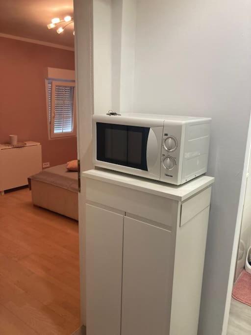 Apartment Bonjour, 5Th Floor, No Elevator Загреб Екстериор снимка
